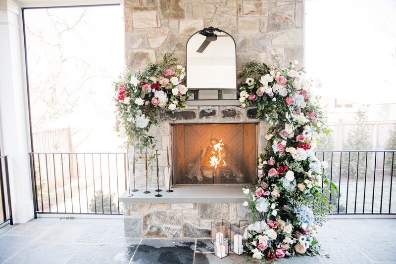 marriage-proposal-fireplace-design-flowers