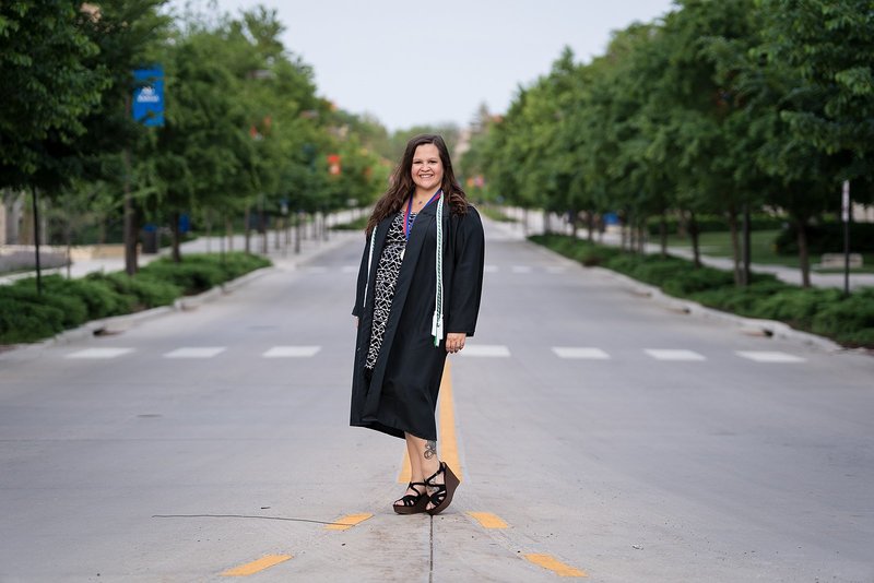 College Graduation Photos at Kansas University's Campus in Lawrence, KS Photographer - College Graduation Photographer_0059
