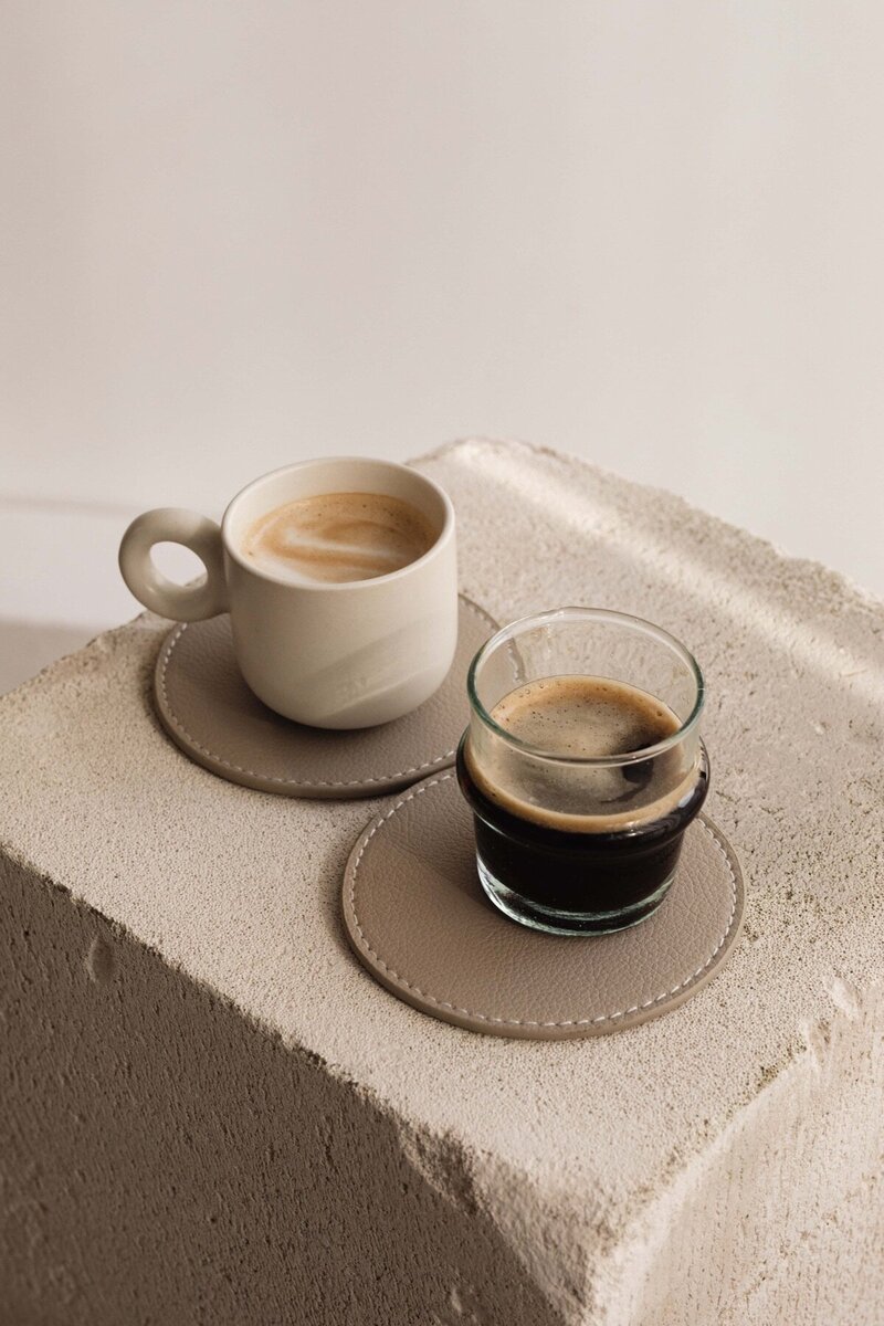 kaboompics_small-cups-of-coffee-neutral-aesthetics-30421