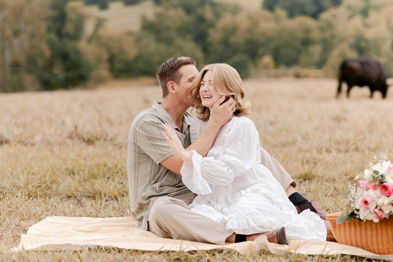 dreamy-picnic-engagement-session-in-delaplane-virginia-00023