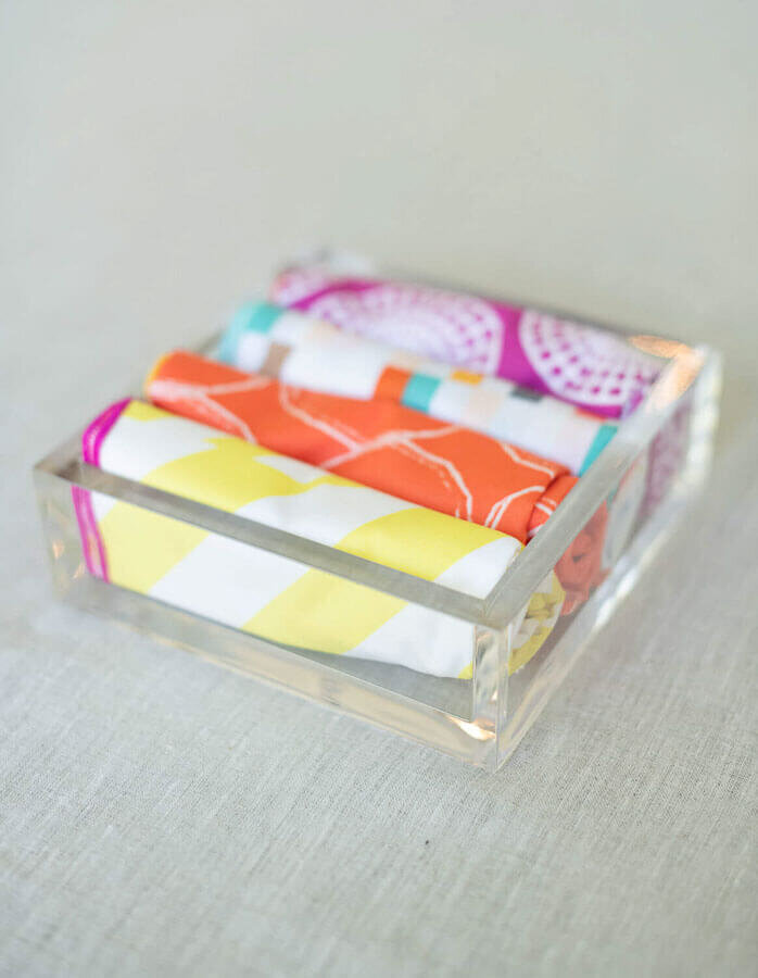 square-acrylic-Napkin-holder-party-supplies