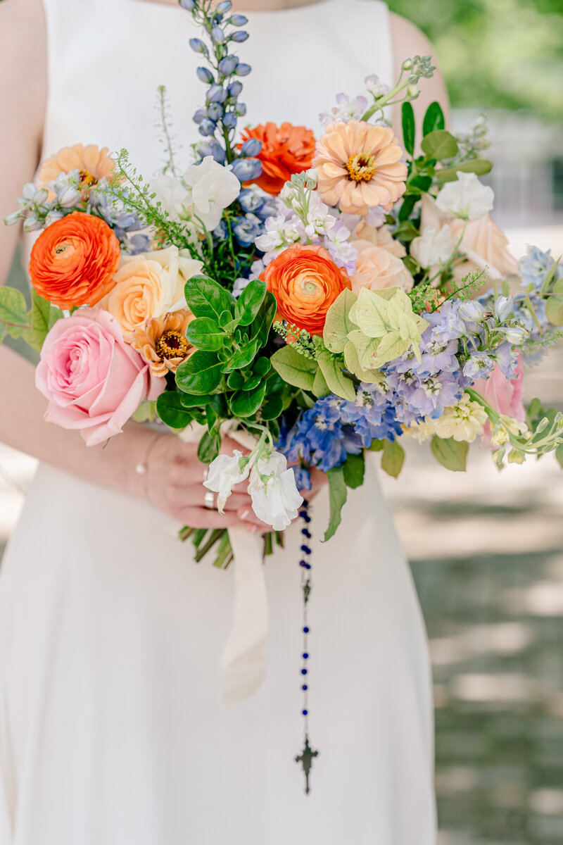 vibrant-catholic-wedding-in-reston-virginia-00003