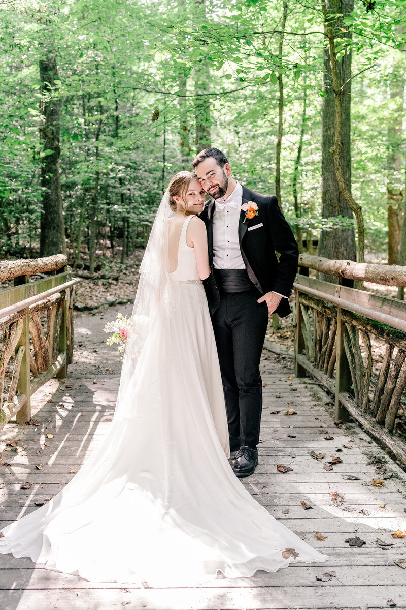 vibrant-catholic-wedding-in-reston-virginia-00016