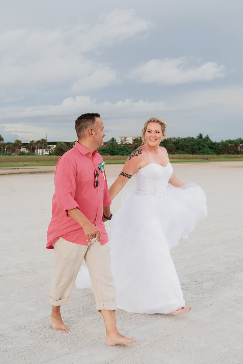 Siesta-Key-Beach-Sarasota-Florida-Destination-Wedding-Elopement-Photos-Ashleigh-Ahern-Photography (3)