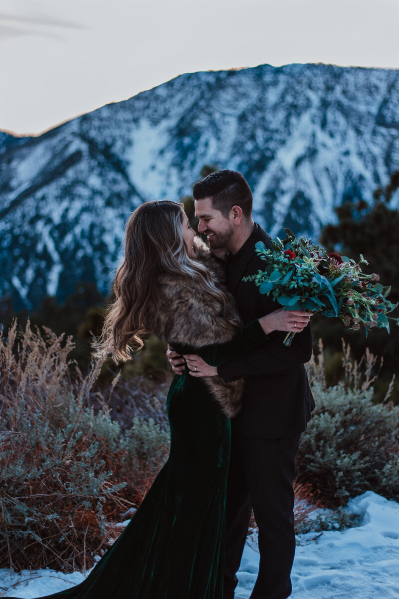 wrightwood_elopement_couple_winter_sunset038