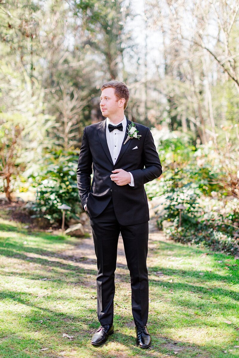 groom portrait by Knoxville Wedding Photographer, Amanda May Photos