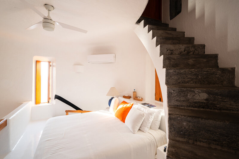 Sol-de-Oriente-Luxury-Villa-Careyes-Mexico_Tower_Bedroom_Stairs