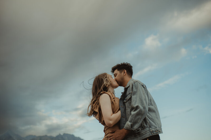 intimate couples photos in alaska during winter