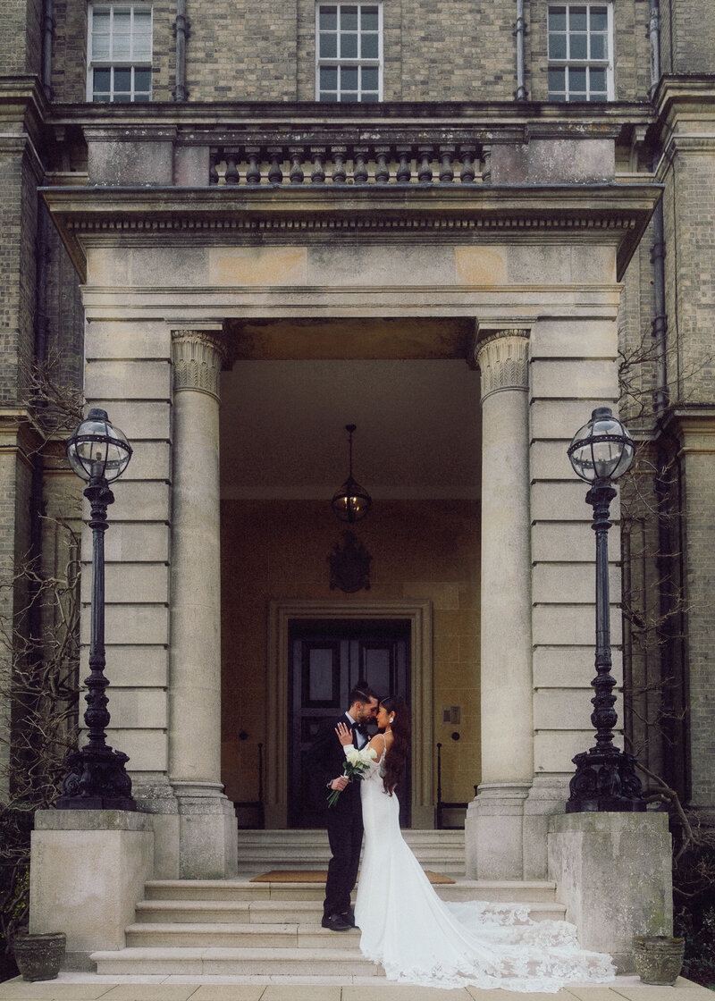 luxury-documentary-wedding-hedsor-manor-couple-portraits-27