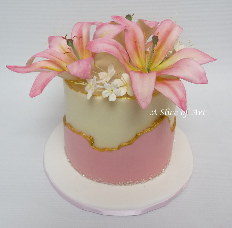 buttercream two toned sugar lily cake