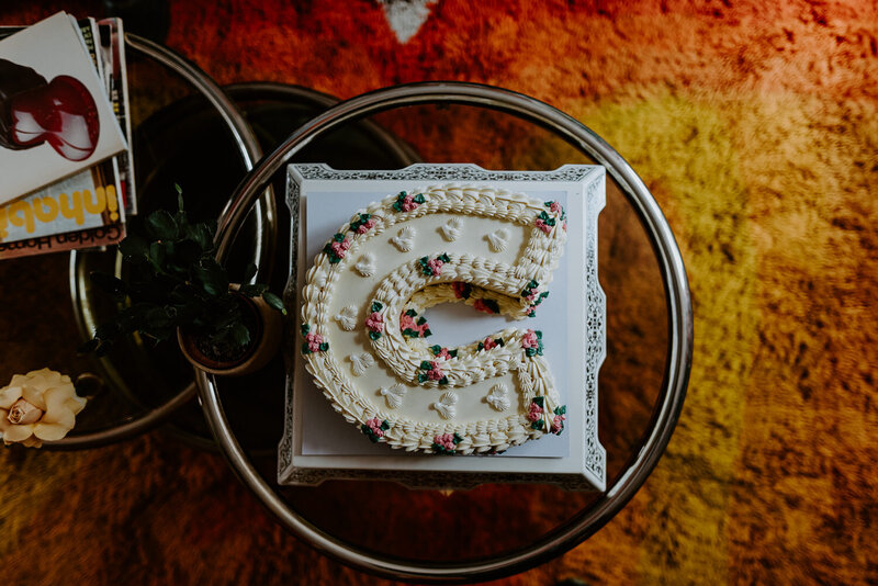 Vintage horseshoe cake for a Manchester wedding. 