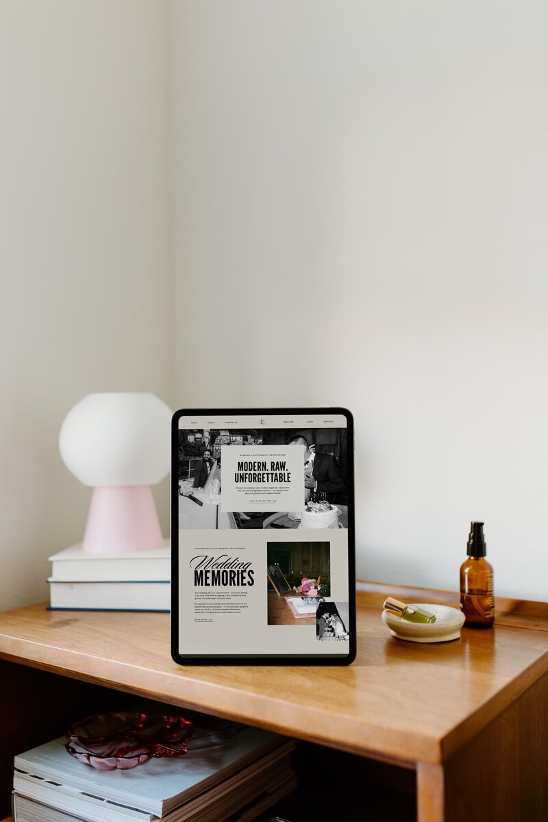 Hochzeitsfotograf-moderne-Webseite-mockup-Webseite-für-Hochzeitsfotograf_Jennifer Aries