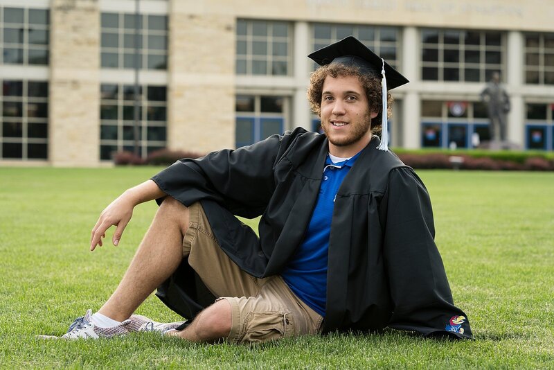 College Graduation Photos at Kansas University's Campus in Lawrence, KS Photographer - College Graduation Photographer_0172