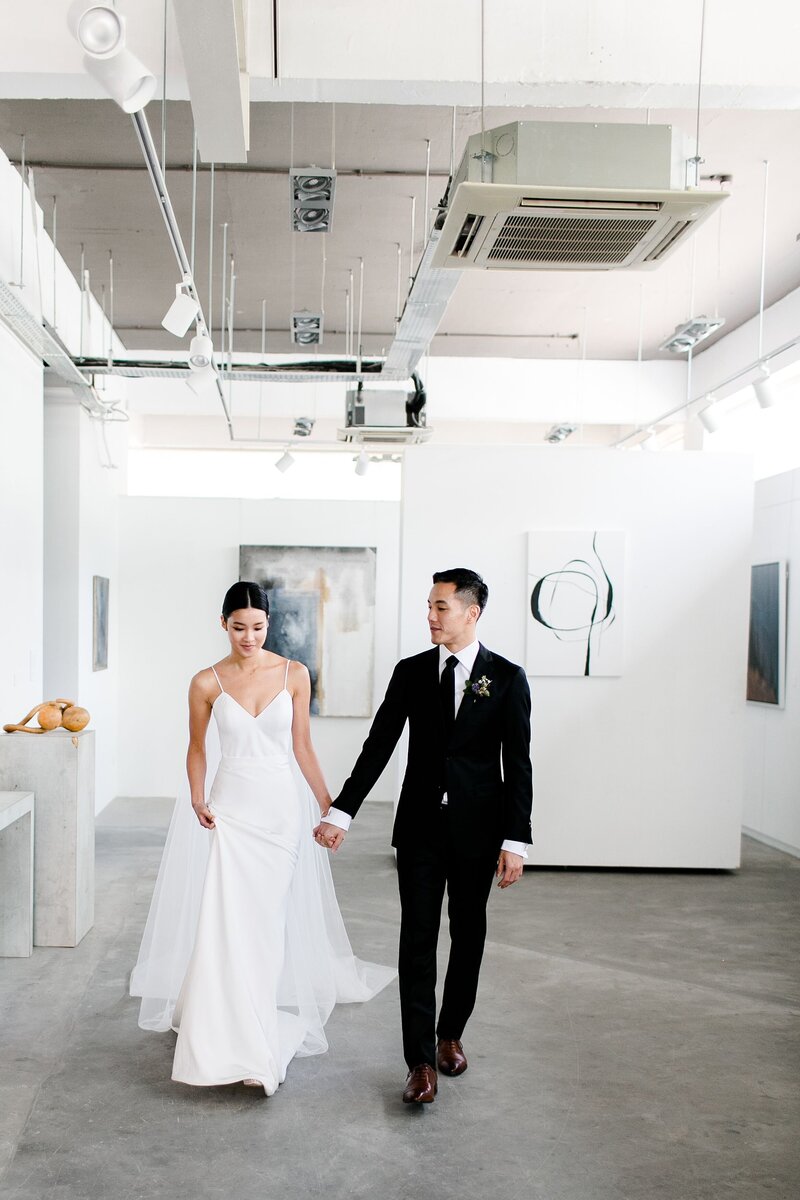 239Singapore Modern Art Gallery Wedding Editorial Photography_MARITHA MAE