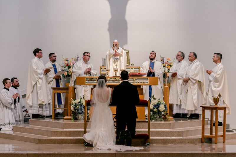 vibrant-catholic-wedding-in-reston-virginia-00030