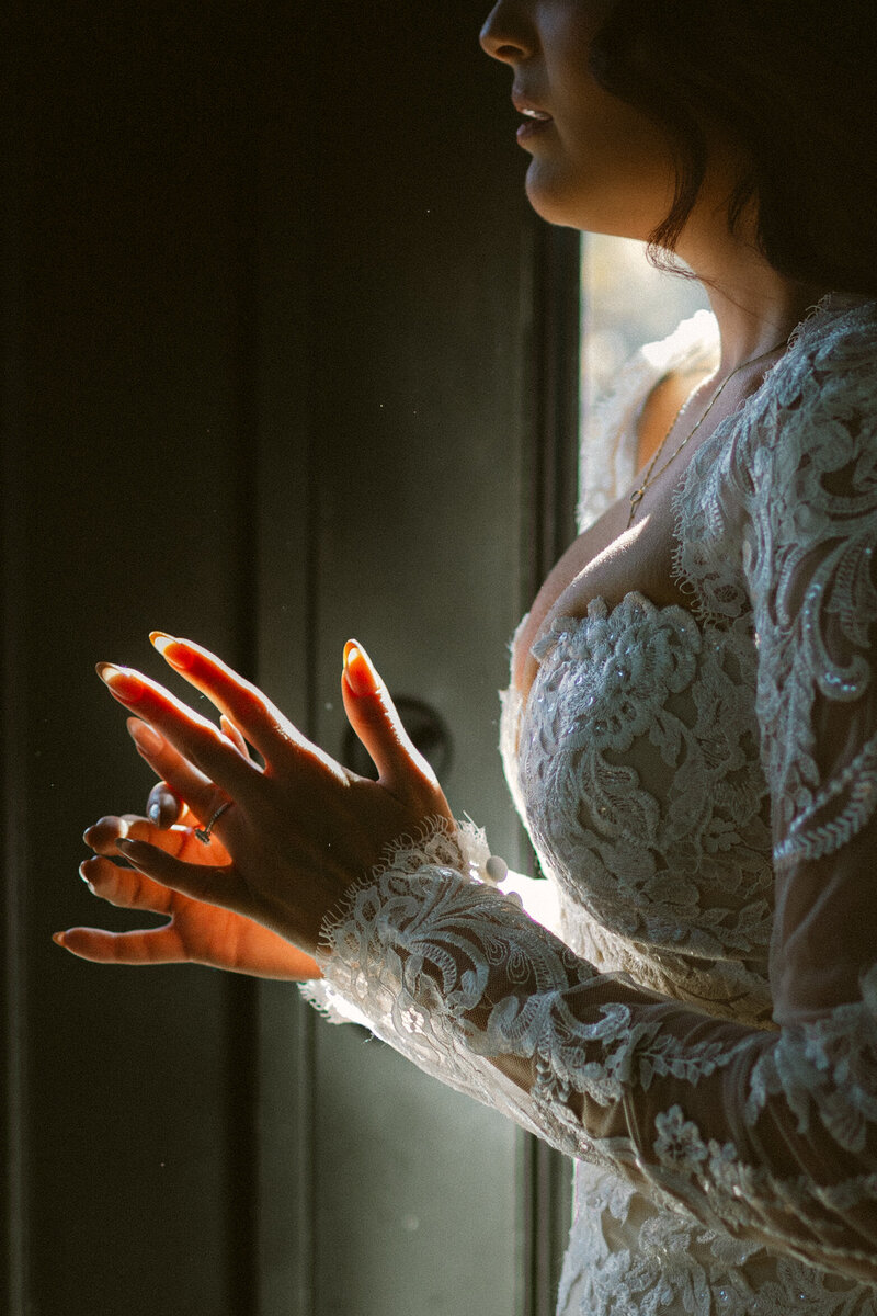 wedding-rings-under-veil