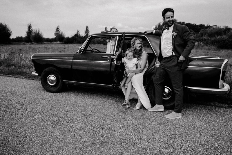 josegrafie bruiloft auto Iris en Florenz zwart wit vintage