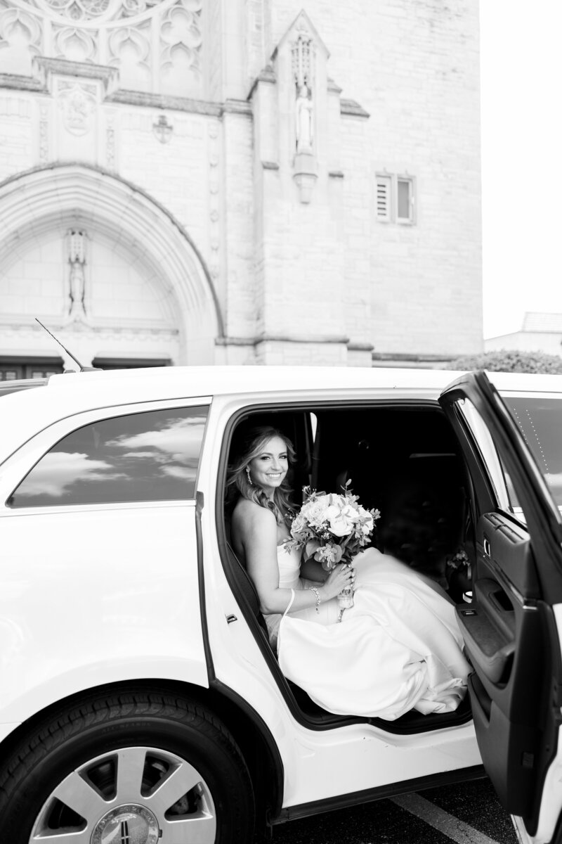 Daniela Cardili Photography Chicago Illinois Wedding Engagement Photographer Timeline Luxury Classic  Destination Worldwide Traveling Travel2A1767
