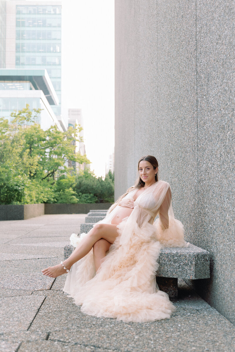 Brooke Lacombe is an Ottawa, Ontario based Newborn photographer, specializing in motherhood, maternity, newborn and family fine art photography.