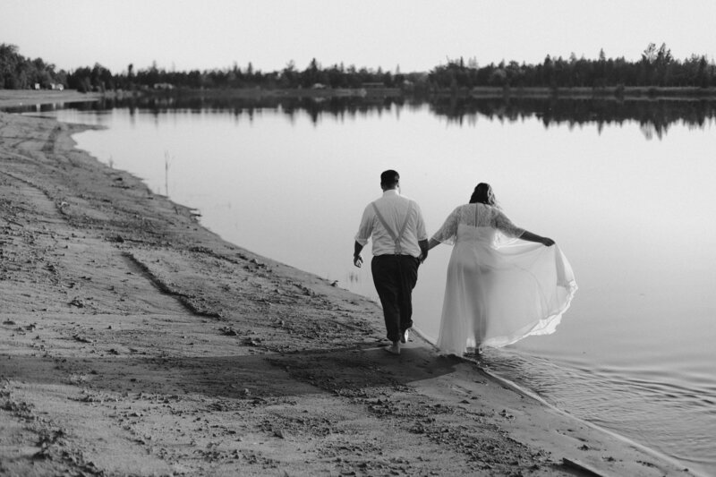 Ottawa couple elope at private lake