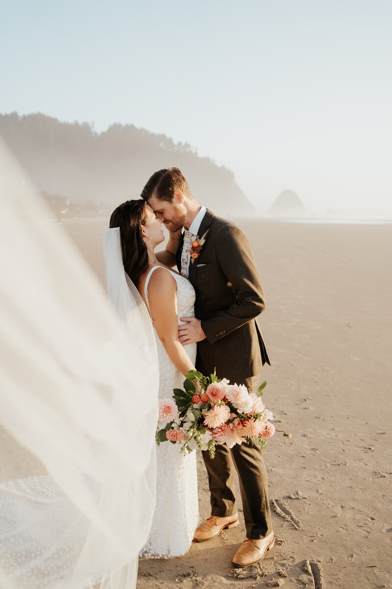 Sam and her husband Andrew eloped on the Oregon Coast.