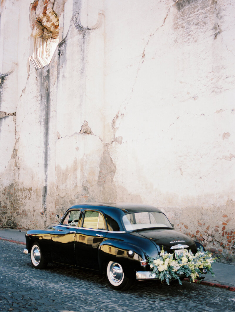vintage car for bride and groom