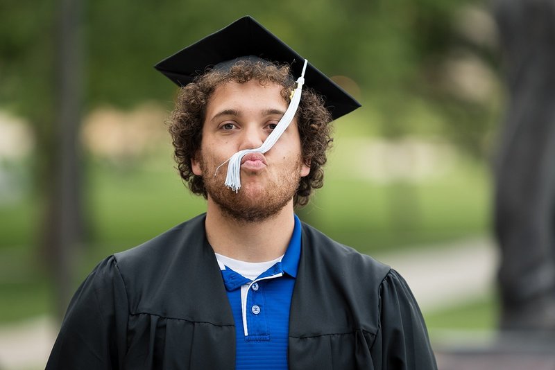 College Graduation Photos at Kansas University's Campus in Lawrence, KS Photographer - College Graduation Photographer_0018