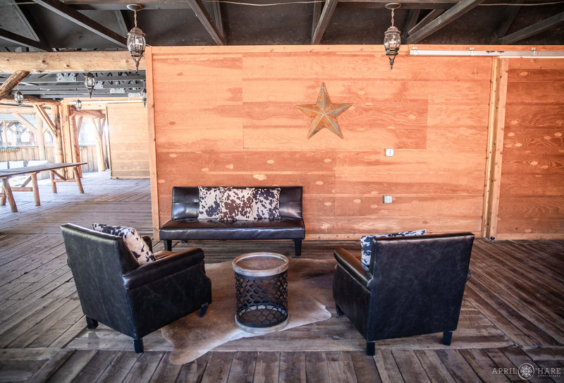 The outdoor covered patio at Piney River Ranch