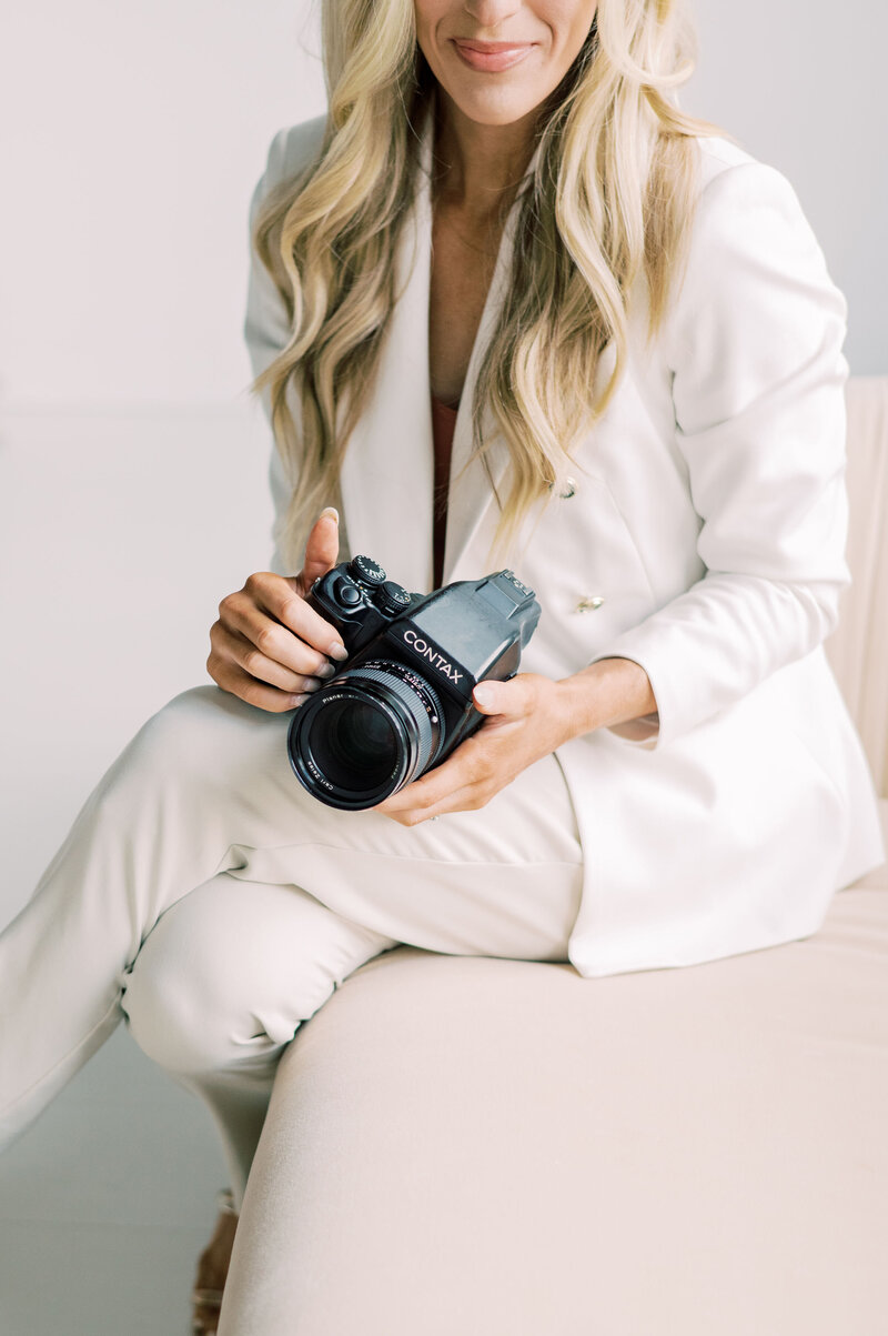 Branded Flodesk email templates for photographers and creatives, including newsletters and opt-in forms to enhance your email marketing strategy.