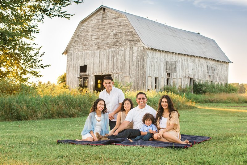 Barn at Chancellorsville Family Portraits-001