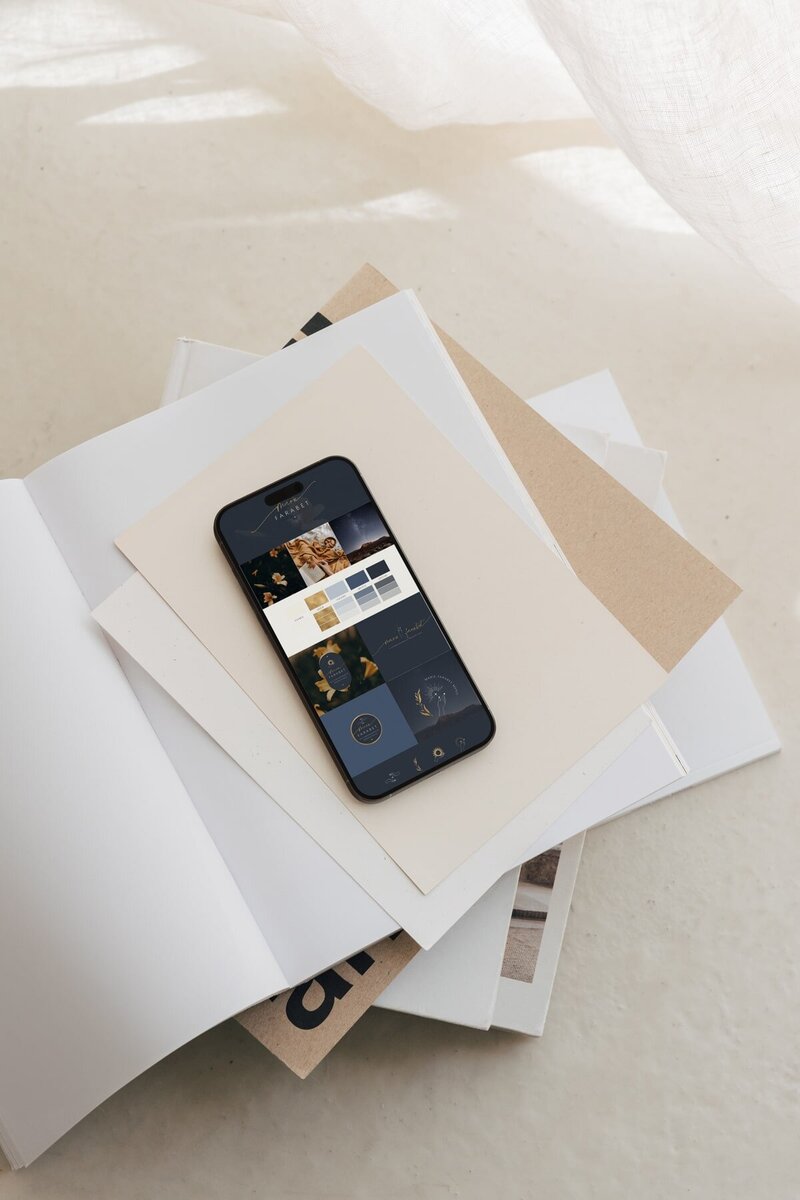 Mockup_MarineFarabet_Branding-min