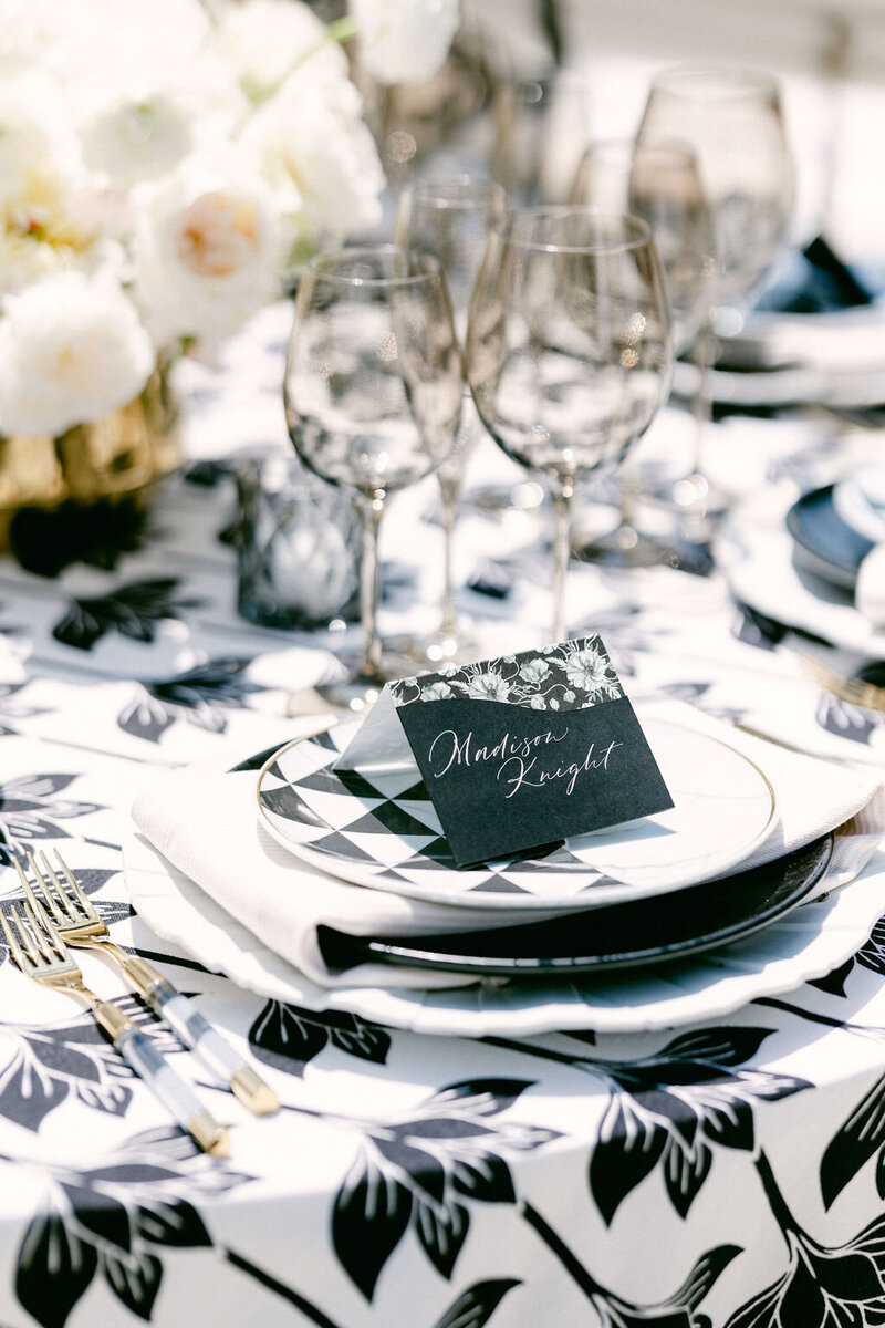 Captivating black and white wedding reception: A timeless celebration of love and elegance