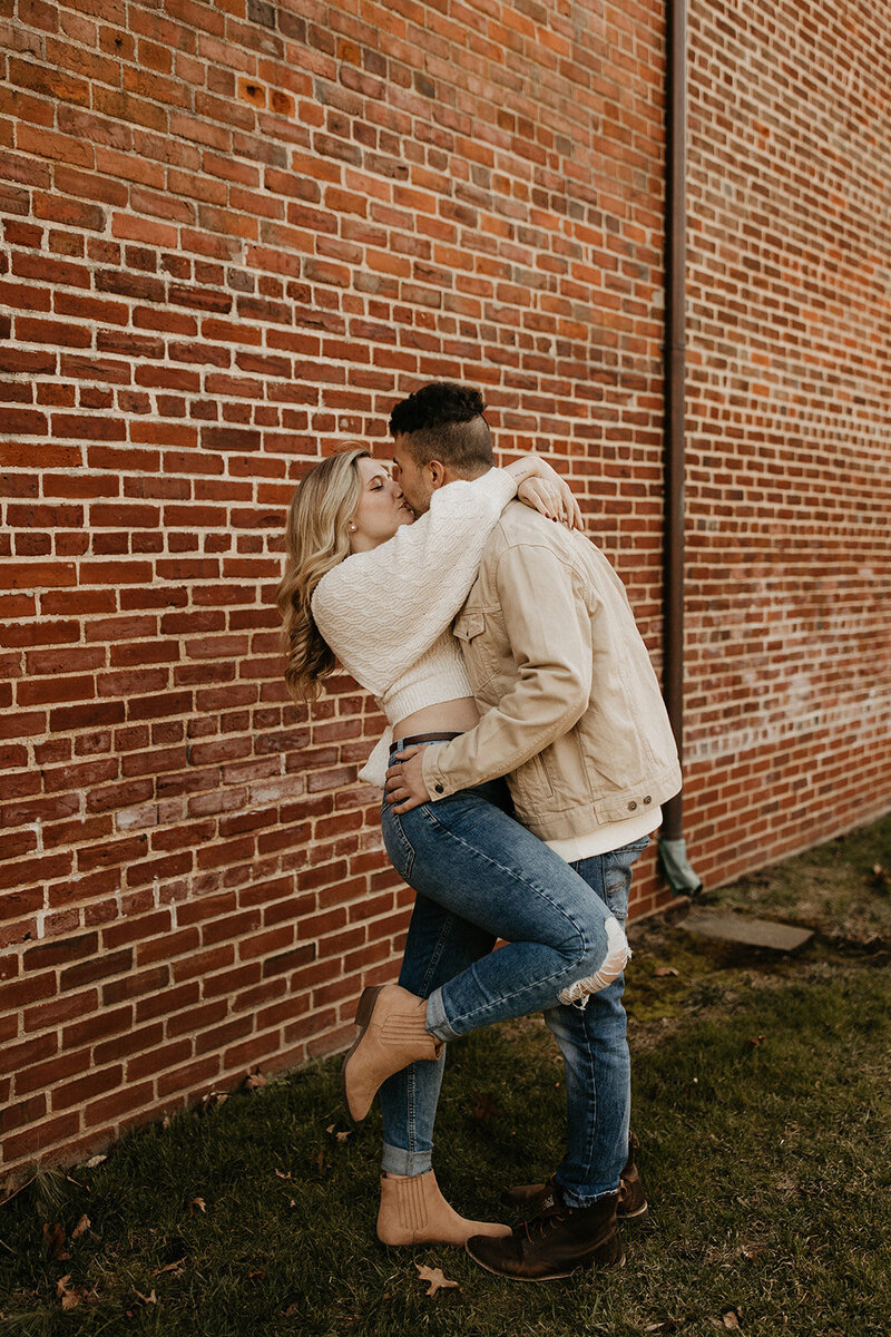 002_Emily_Tim_Couples_Session_3.22.22-8