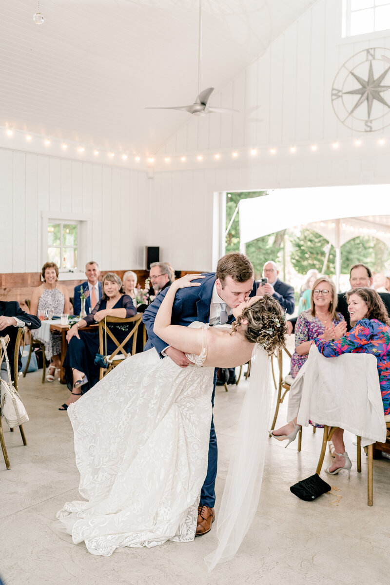 vibrant-farm-wedding-in-waterford-virginia-00020