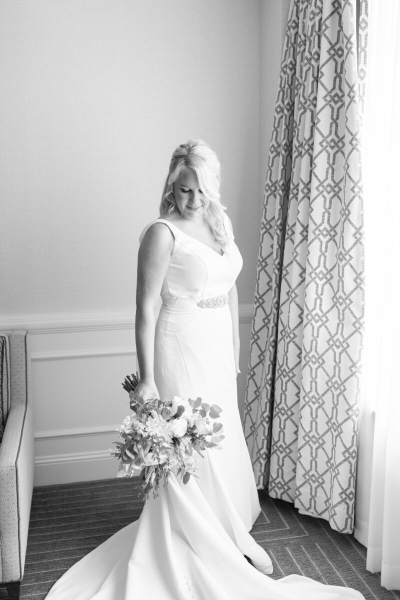 Brianna + Robert  Taylor Rose Photography  Savannah Wedding Photographer  Sneak Previews-37