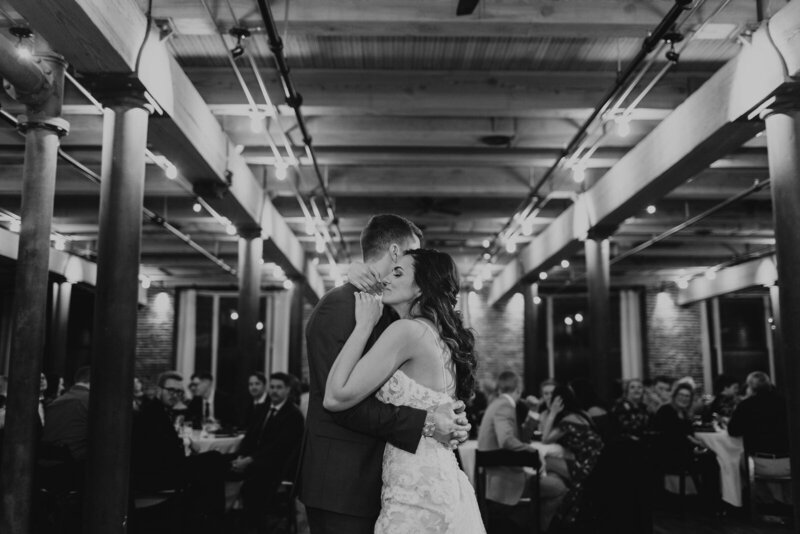 The Oliver Building Wedding in Kansas City_Caitlyn Cloud Photography7