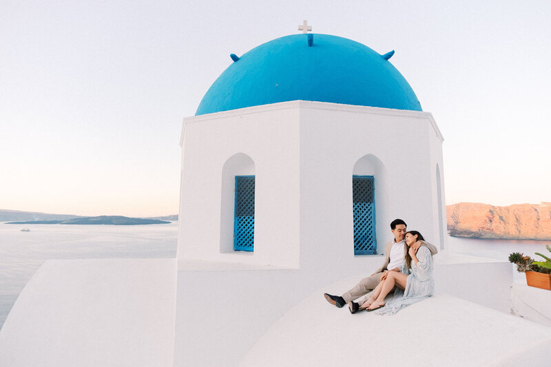 Jen-shane-santorini-greece-adventure-couples-session-chiarshine-fine-art-film-photographer-photography-84