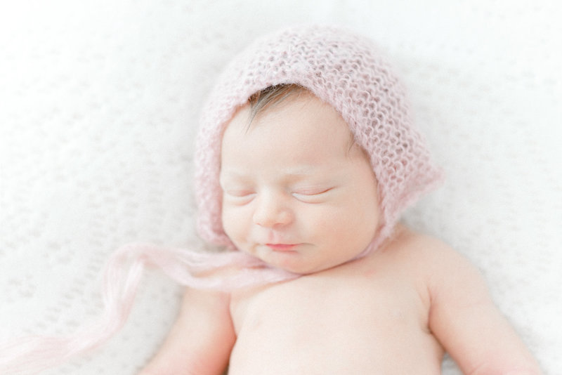 newborn-baby-girl-bonnet-bright-studio-toronto-3