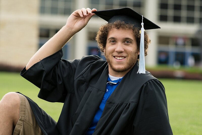 College Graduation Photos at Kansas University's Campus in Lawrence, KS Photographer - College Graduation Photographer_0174