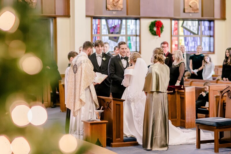 elegant-winter-church-wedding-in-bethesda-maryland-00012