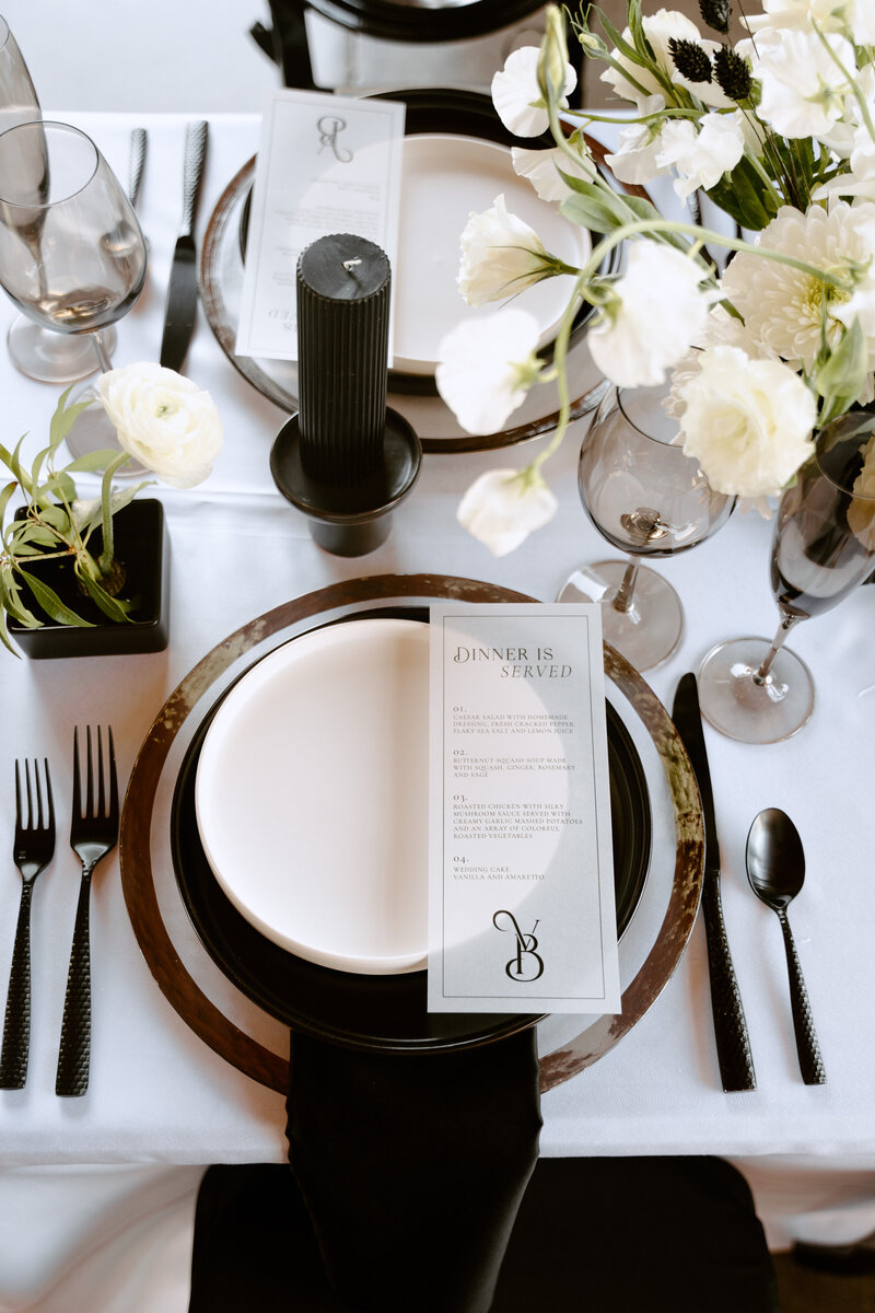 the_paseo_wedding_menus_stationery_modern_black_white
