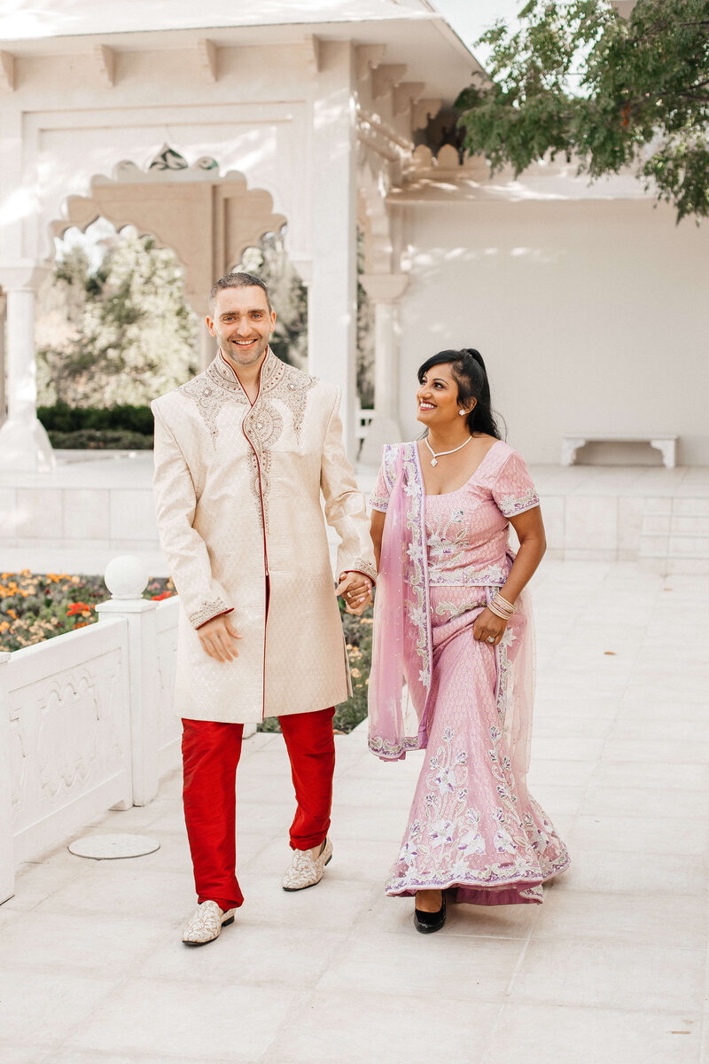 bride-in-sari-indian-wedding