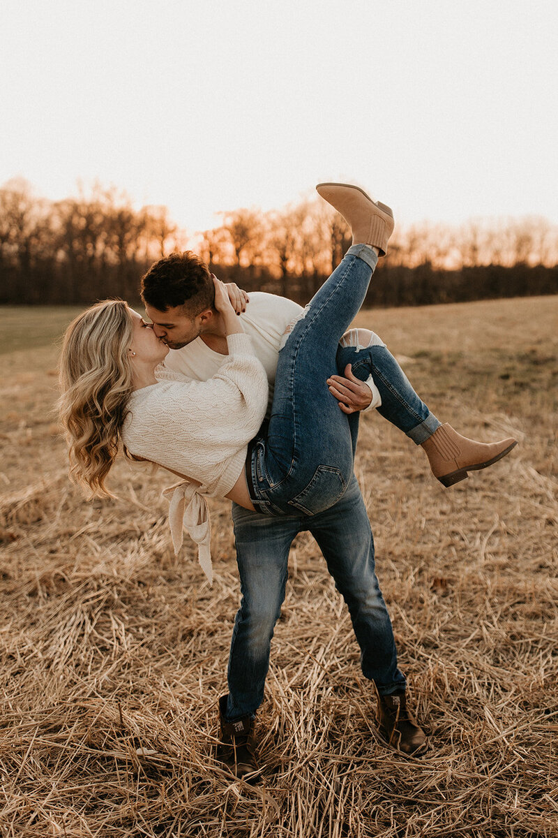 034_Emily_Tim_Couples_Session_3.22.22-201
