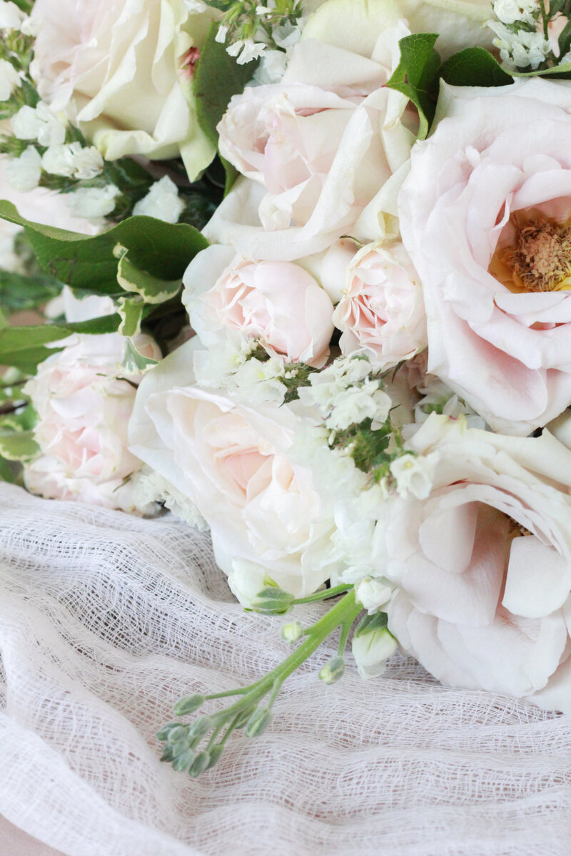 florist-greenwich-new-york-connecticut-designer-preservation-floral-wedding-westchester-bouquet-cream-blush-17