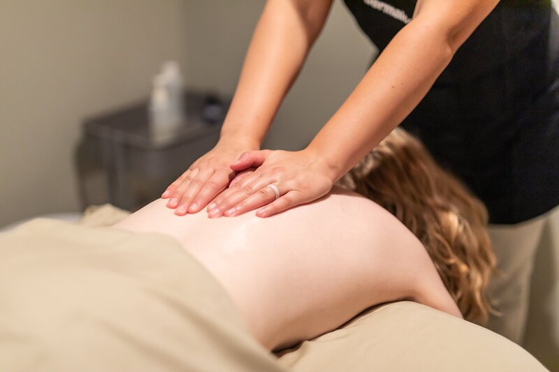 Rachel Smith giving back massage.