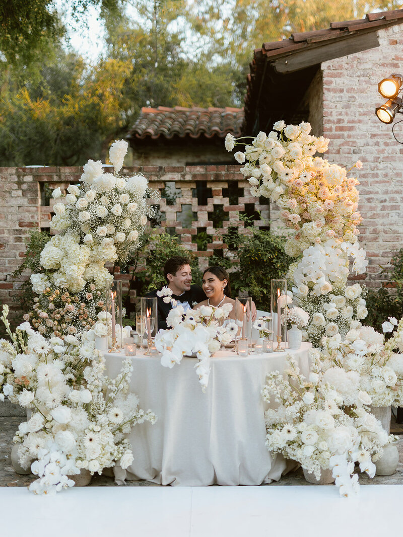 elegant outdoor wedding reception with fairy lights