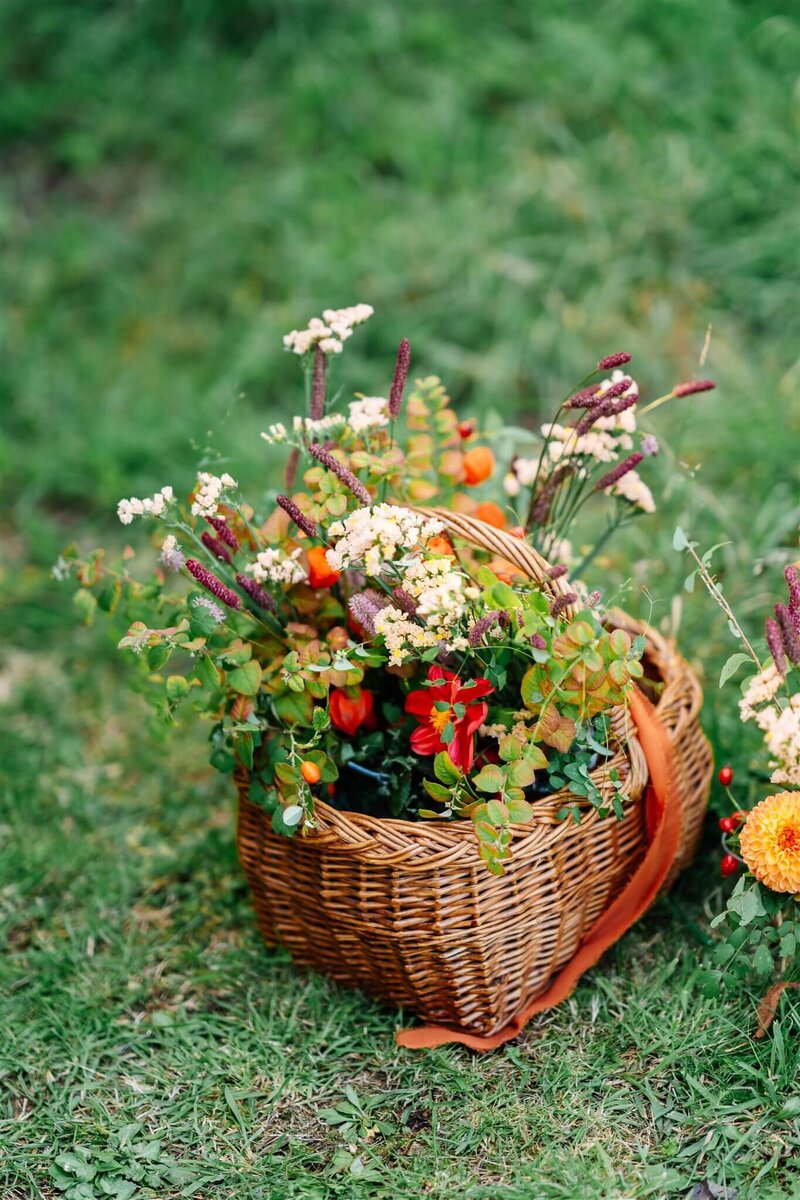 Colour therapy floral workshop with pesh flowers in Forest Hill London