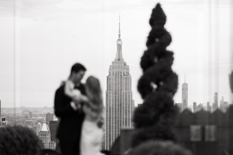 Wedding couple in front of empire state building