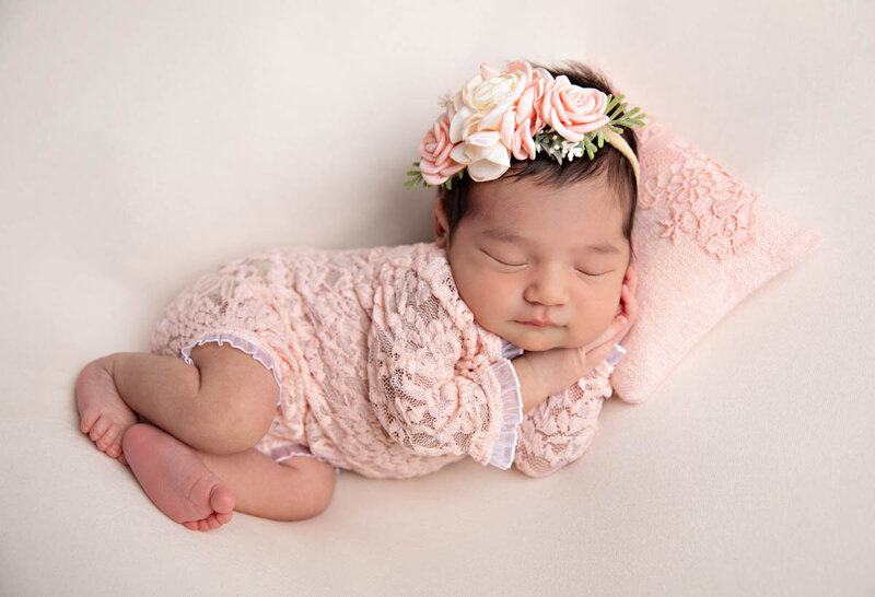 San Antonio baby newborn photography studio lifestyle newborn photographer luxury photo studio