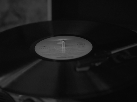 vinyl spinning